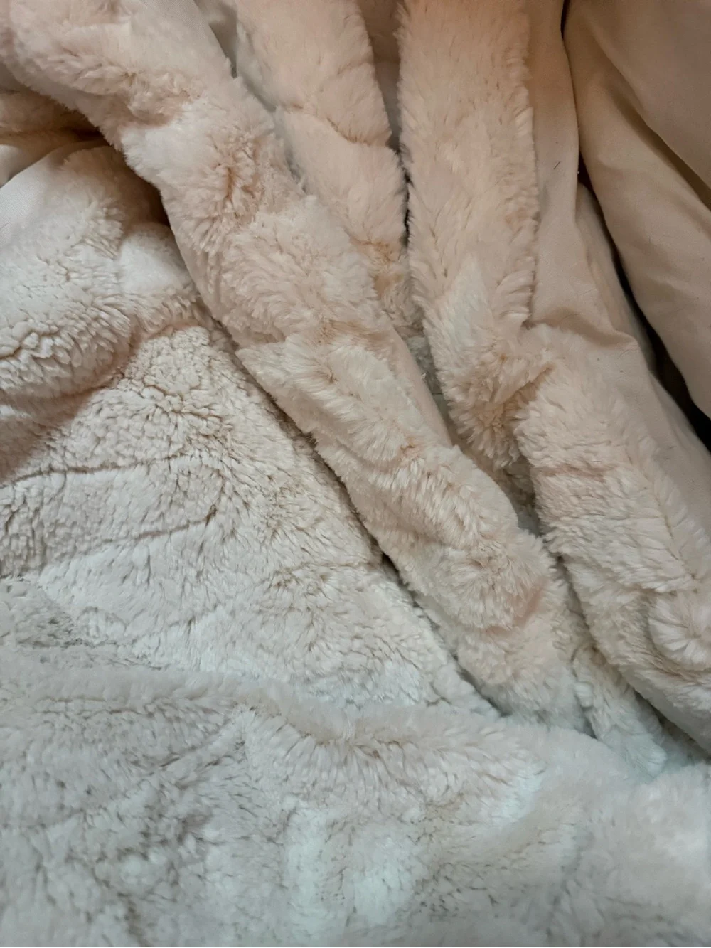 Plush Faux Fur Queen Comforter - Cream